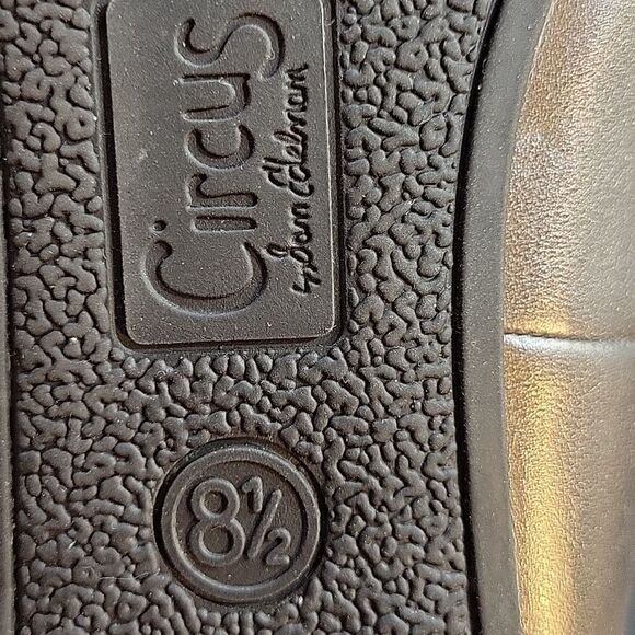 CIRCUS BY SAM EDELMAN WOMEN"S SILVER LOGO CARMEN ROUND TOE SLIP ON FLATS - Picture 14 of 14